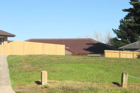 Photo of property in 24 Loughinisland Place, Weymouth, Auckland, 2103