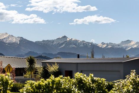 Photo of property in 12 Kereru Crescent, Wanaka, 9305