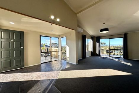 Photo of property in 4/141 Colwill Road, Massey, Auckland, 0614