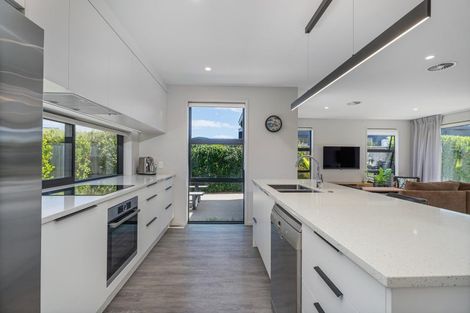 Photo of property in 6 Awatea Drive, Whitianga, 3510