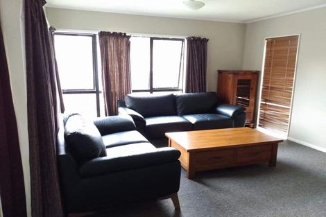 Photo of property in 10 Parsons Glen, Karori, Wellington, 6012