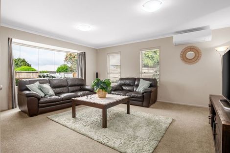Photo of property in 63 Waiwherowhero Drive, St Andrews, Hamilton, 3200