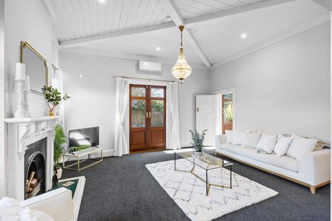 Photo of property in 239 Victoria Avenue, Hokowhitu, Palmerston North, 4410