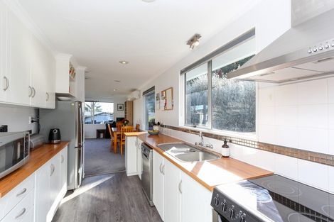 Photo of property in 5a Ambury Place, Merrilands, New Plymouth, 4312