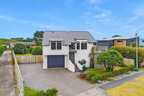 Photo of property in 279 Peka Peka Road, Peka Peka, Waikanae, 5391