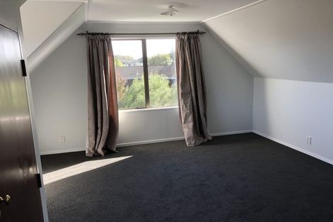 Photo of property in 30 Dorset Crescent, Hokowhitu, Palmerston North, 4410