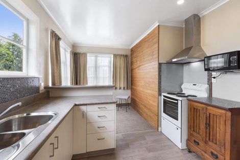 Photo of property in 73 Queenwood Road, Levin, 5510