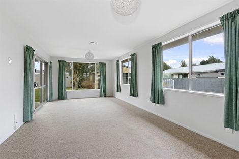 Photo of property in 52 Woodend Road, Woodend, 7610