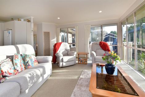 Photo of property in 11 D'urville Place, Gulf Harbour, Whangaparaoa, 0930