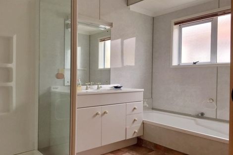 Photo of property in 29 Mills Street, Eltham, 4322