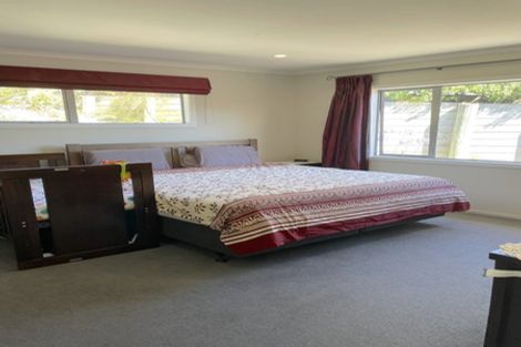 Photo of property in 40 Te Puia Drive, Aotea, Porirua, 5024