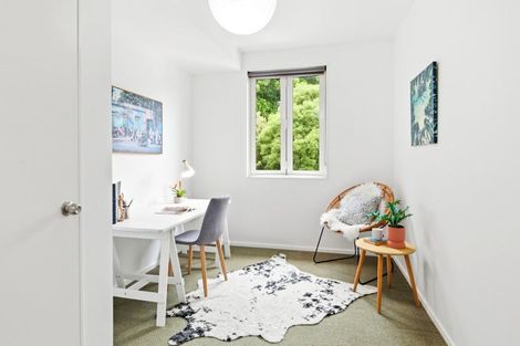 Photo of property in 2/39 Onslow Road, Khandallah, Wellington, 6035