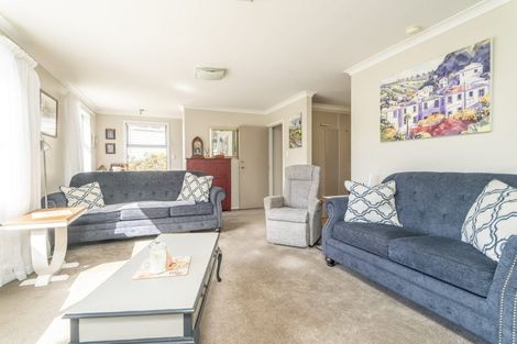 Photo of property in 107 Kenmore Street, Newlands, Wellington, 6037