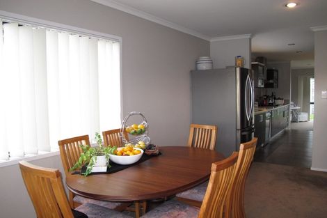 Photo of property in 86 Fields Parade, Oteha, Auckland, 0632