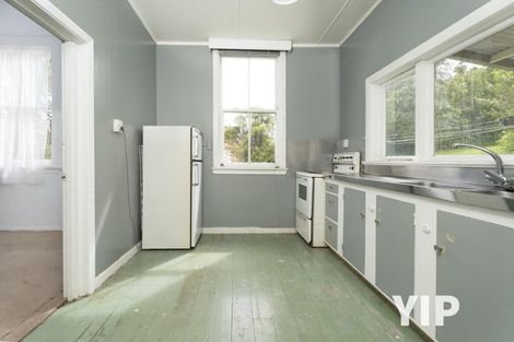 Photo of property in 190 Newlands Road, Newlands, Wellington, 6037