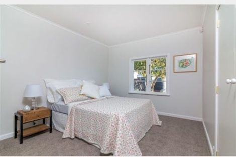 Photo of property in 33 Titirangi Road, New Lynn, Auckland, 0600