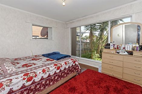 Photo of property in 65 Larnoch Road, Henderson, Auckland, 0610