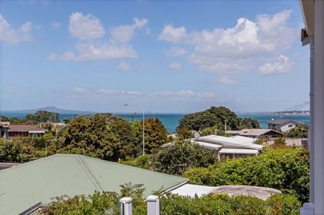 Photo of property in 906 Whangaparaoa Road, Manly, Whangaparaoa, 0930