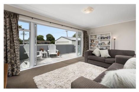 Photo of property in 74 Queen Road, Bellevue, Tauranga, 3110