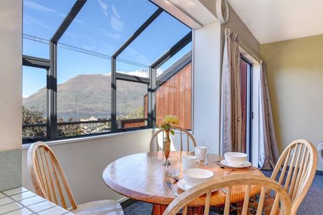 Photo of property in 49b Wynyard Crescent, Fernhill, Queenstown, 9300
