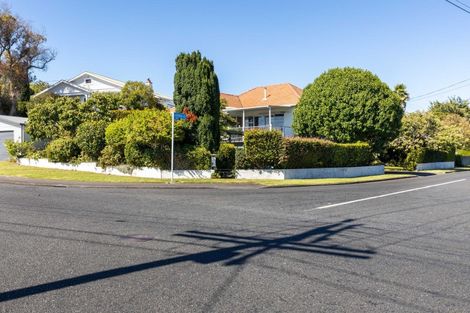 Photo of property in 32 Queens Road, Glen Avon, New Plymouth, 4312