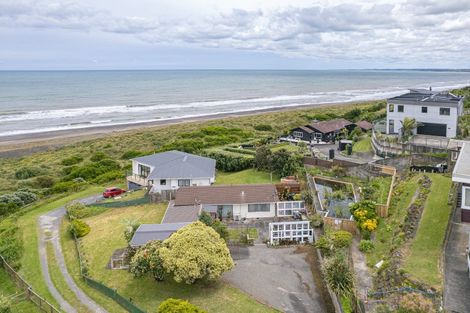 Photo of property in 4 Kapiti Terrace, Castlecliff, Whanganui, 4501