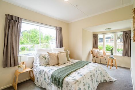 Photo of property in 8 Leybourne Avenue, Waikanae, 5036