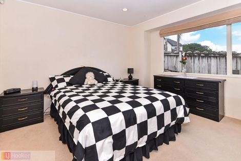 Photo of property in 1/49 Ribbonwood Crescent, Goodwood Heights, Auckland, 2105