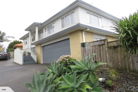 Photo of property in 21 Bard Place, Golflands, Auckland, 2013