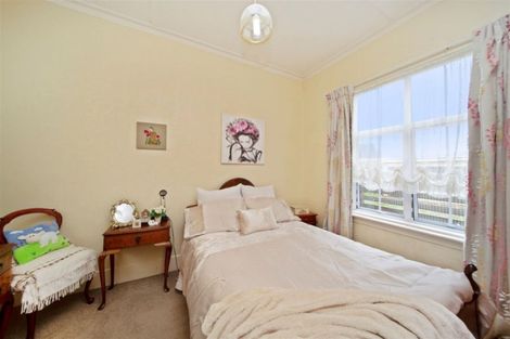 Photo of property in 10 Furlong Street, Hawera, 4610