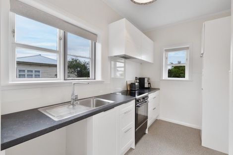 Photo of property in 21 Robert Street, Marton, 4710