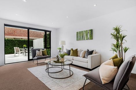 Photo of property in 37c Tawhiri Road, One Tree Hill, Auckland, 1061