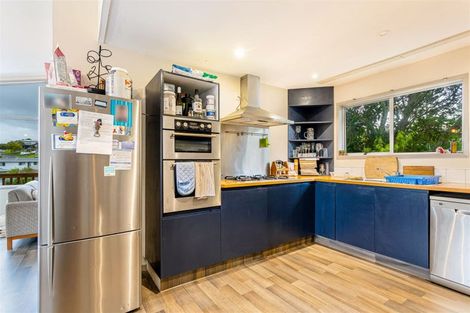 Photo of property in 10 Yule Place, Massey, Auckland, 0614