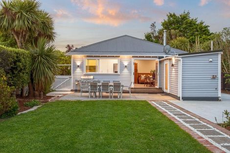Photo of property in 68 Corson Avenue, Beckenham, Christchurch, 8023