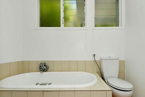 Photo of property in 50 Heathcote Road, Castor Bay, Auckland, 0620