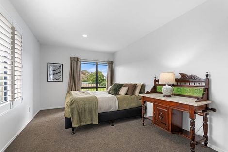 Photo of property in 100 Gardiners Road, Harewood, Christchurch, 8051