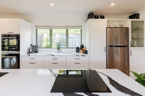 Photo of property in 121 Cashmere Drive, Fitzherbert, Palmerston North, 4410