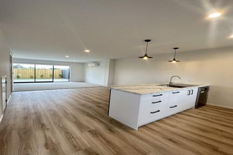 Photo of property in 15 Pipi Place, Levin, 5510