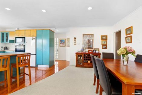 Photo of property in 1b Wakeling Avenue, Te Atatu South, Auckland, 0610