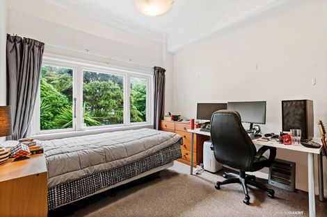 Photo of property in Ambassador Flats, 2/7 Maurice Terrace, Te Aro, Wellington, 6011