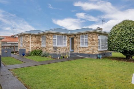 Photo of property in 19 Stanley Street, Levin, 5510