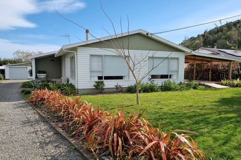 Photo of property in 14 Bell Street, Featherston, 5710