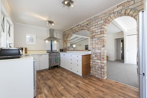 Photo of property in 72 Matua Road, Huapai, Kumeu, 0810