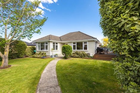 Photo of property in 1/2 Moreland Avenue, Papanui, Christchurch, 8053