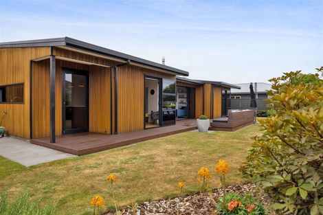 Photo of property in 2 Roy Johns Way, Bell Block, New Plymouth, 4312