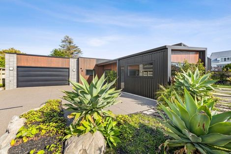 Photo of property in 6 Piper Way, Glen Avon, New Plymouth, 4312