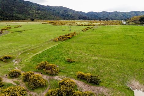 Photo of property in 828 Coast Road, Wainuiomata Coast, Lower Hutt, 5373