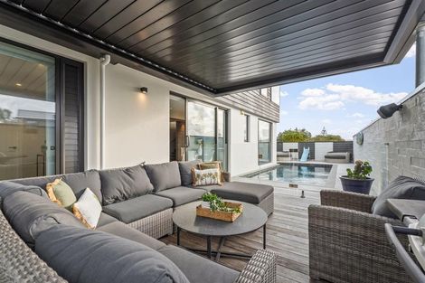 Photo of property in 30 Caroline Heights, Omaha, 0986