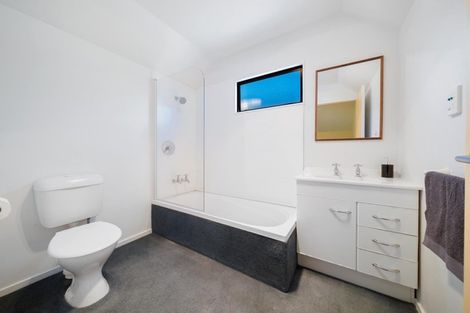 Photo of property in 2a Wye Place, Fernhill, Queenstown, 9300