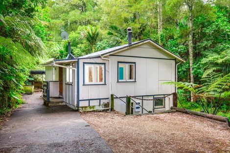Photo of property in 796 South Titirangi Road, Titirangi, Auckland, 0604
